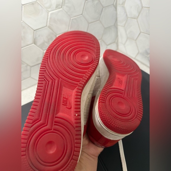 Nike Air Force 1 Low Premium Christmas Sneakers Vintage Size 10.5 Red Silver - Picture 15 of 16
